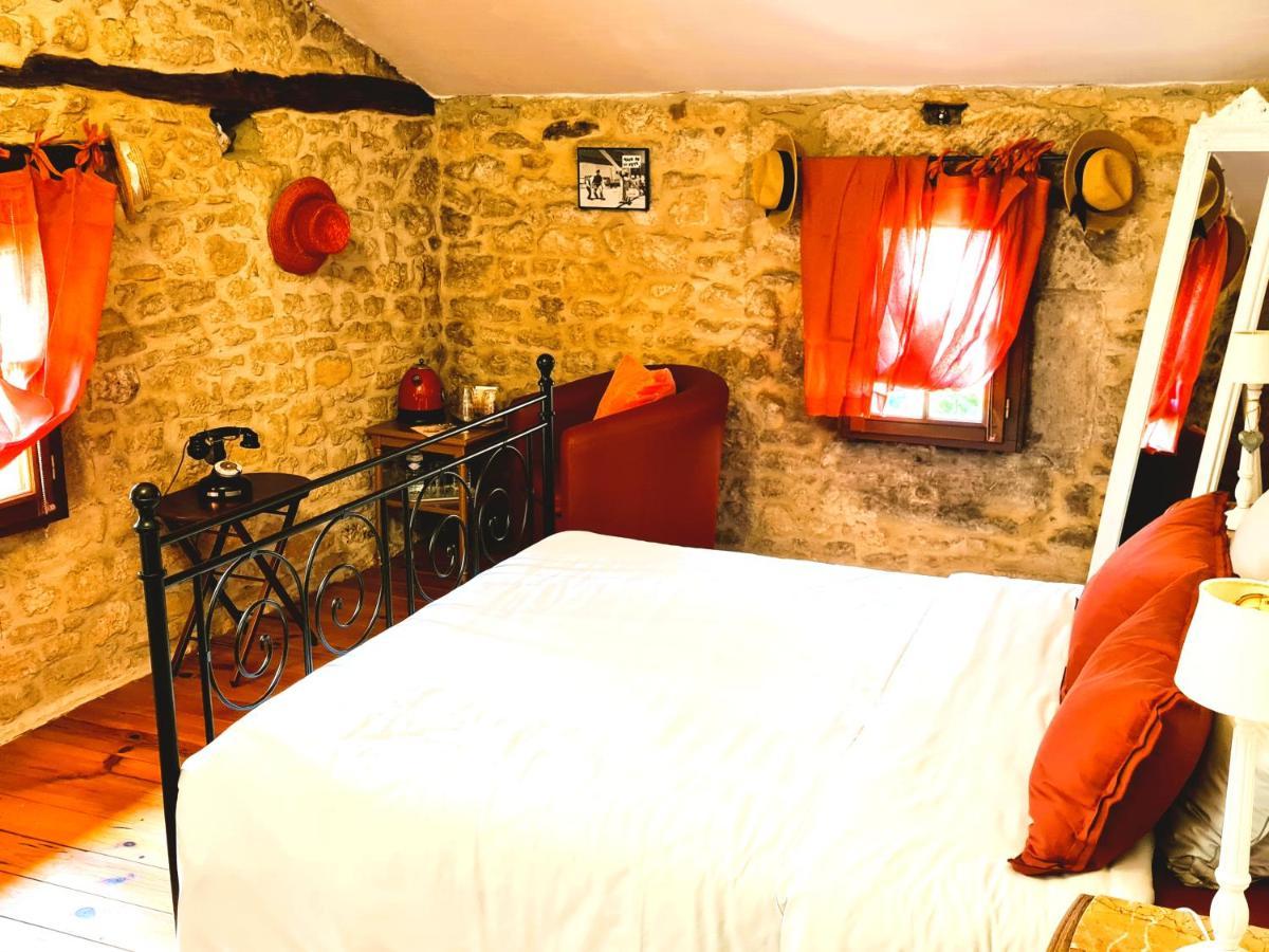 Ferme De Tayac - Charme Avec Pool Les Eyzies Exterior foto
